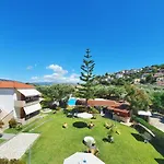Alexaria Holidays Homes 3* Φρύνι