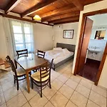 Alexaria Holidays Homes 3* Φρύνι