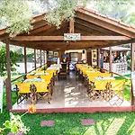 Ξενοδοχείο με διαμερίσματα Alexaria Holidays Homes 3*