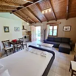 Ξενοδοχείο με διαμερίσματα Alexaria Holidays Homes Φρύνι