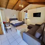 Alexaria Holidays Homes 3* Φρύνι
