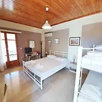 Alexaria Holidays Homes 3* Φρύνι