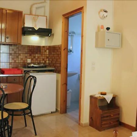 Alexaria Holidays Homes מלון דירות Frínion