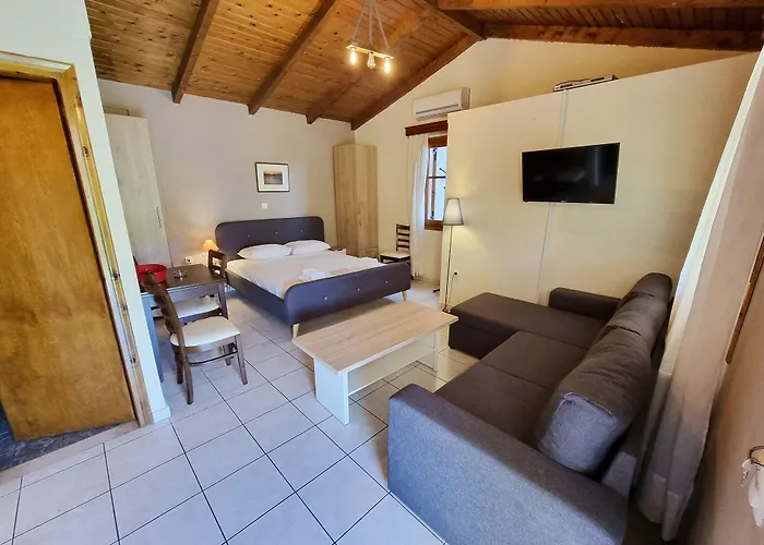 Alexaria Holidays Homes 4* Frínion