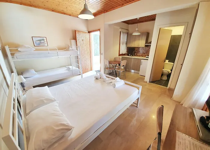 Alexaria Holidays Homes 4* Frínion