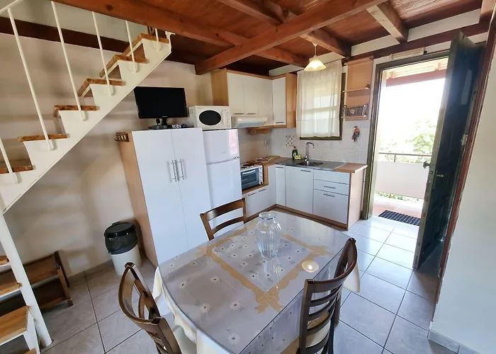 Alexaria Holidays Homes 4* Frínion