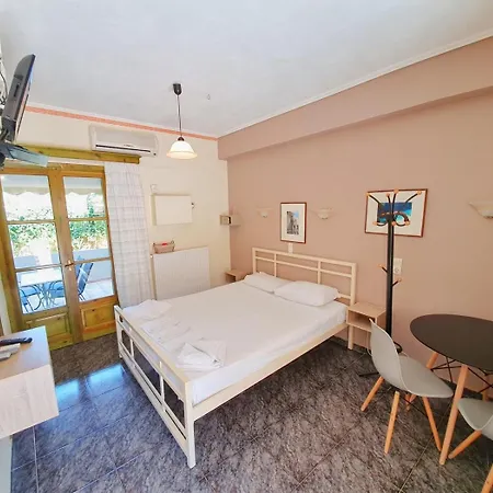 Alexaria Holidays Homes 4* Frínion