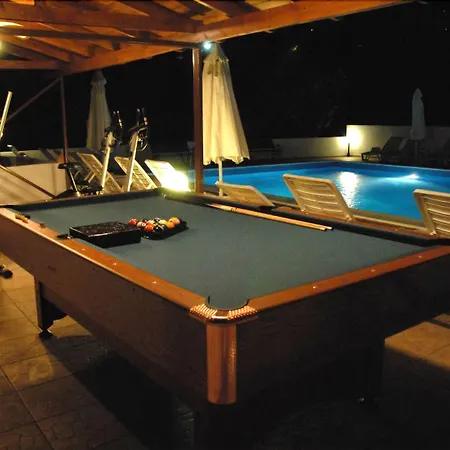 Alexaria Holidays Homes 4* Frínion