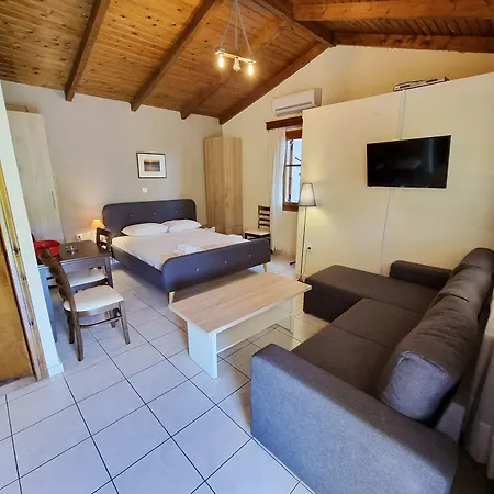 Alexaria Holidays Homes 4* Frínion