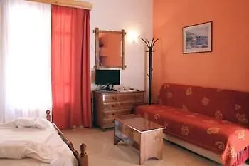 Alexaria Holidays מלון דירות 3*